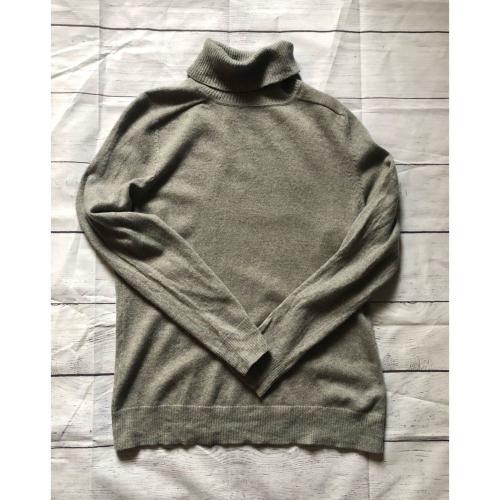 VICTOR alfaro wool turtleneck sweater size large